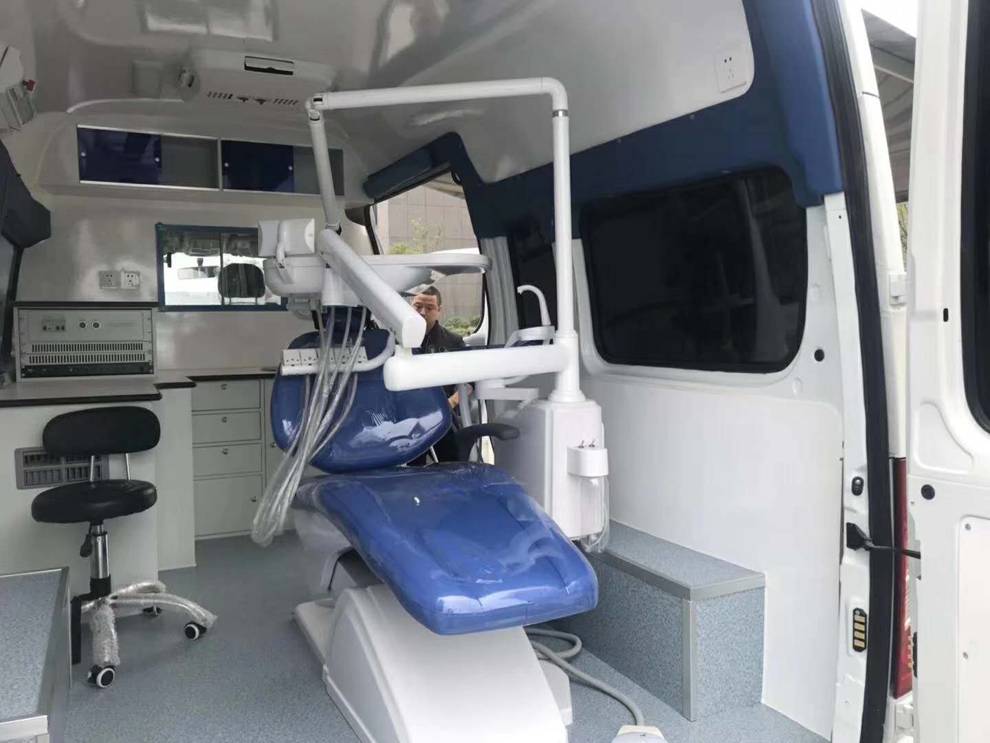 大通V80牙科車(chē) 大通V80牙科車(chē)
