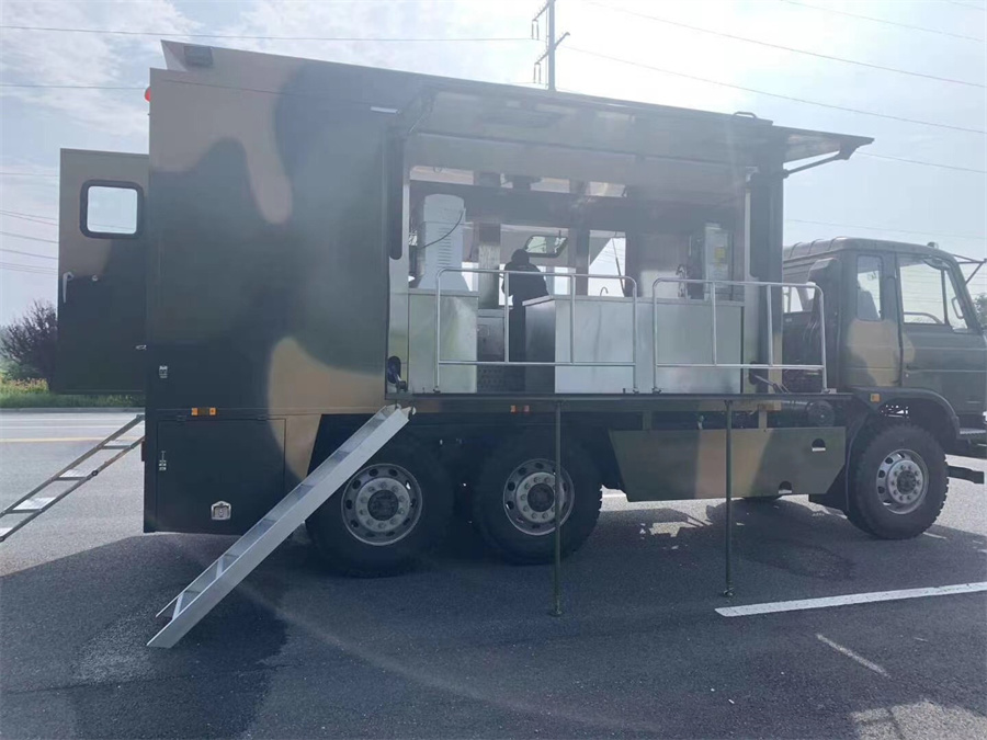東風六驅越野餐車 東風六驅越野餐車