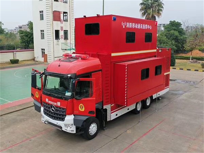 奔馳U4000指揮車 奔馳U4000指揮車