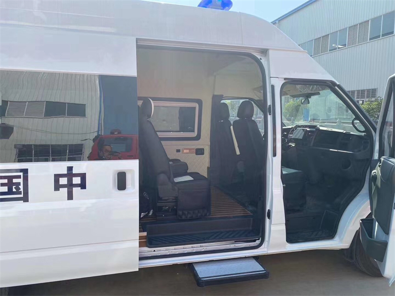 福特V348疾控防疫消殺車(chē) 福特V348疾控防疫消殺車(chē)