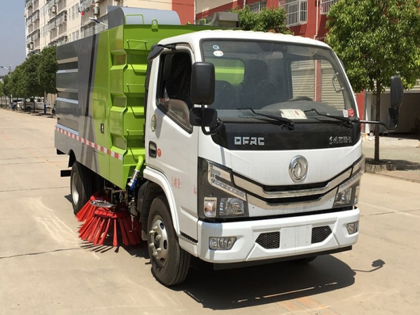 東風多利卡5.5方掃路車 東風多利卡5.5方掃路車