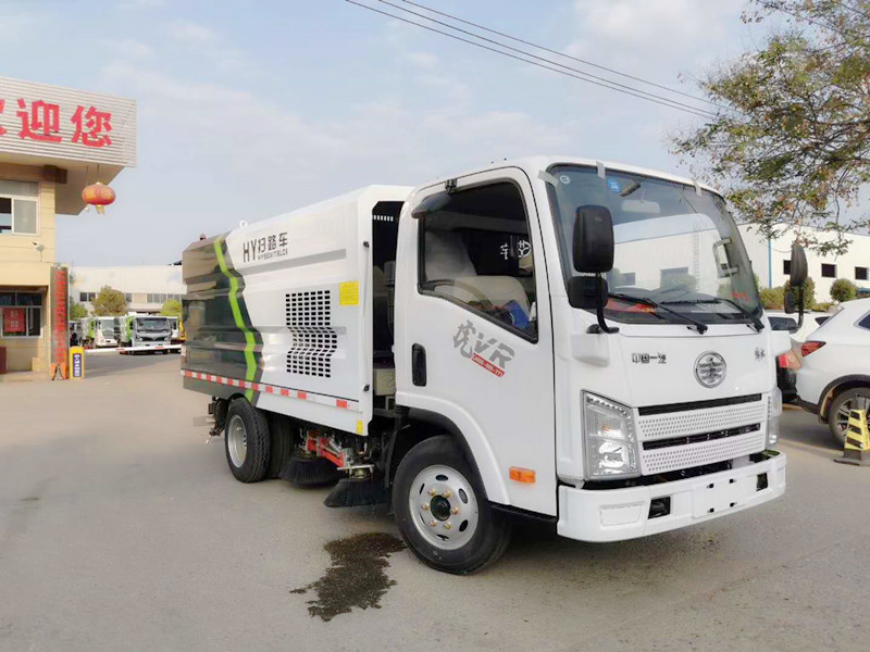 國六3方塵箱 0.8方水箱 藍牌解放掃路車 國六3方塵箱 0.8方水箱 藍牌解放掃路車