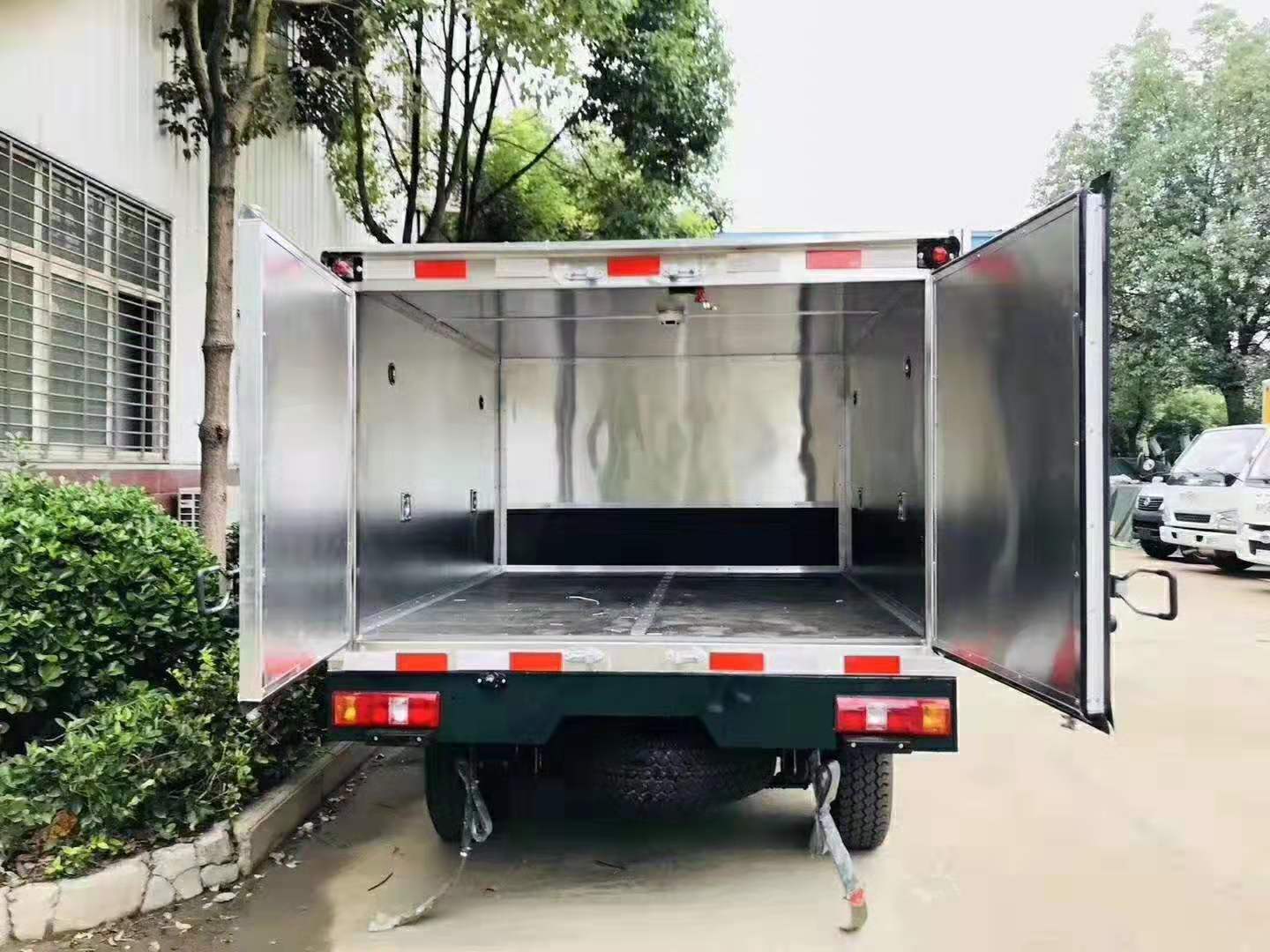 五十鈴四驅(qū)皮卡民爆器材車 五十鈴四驅(qū)皮卡民爆器材車