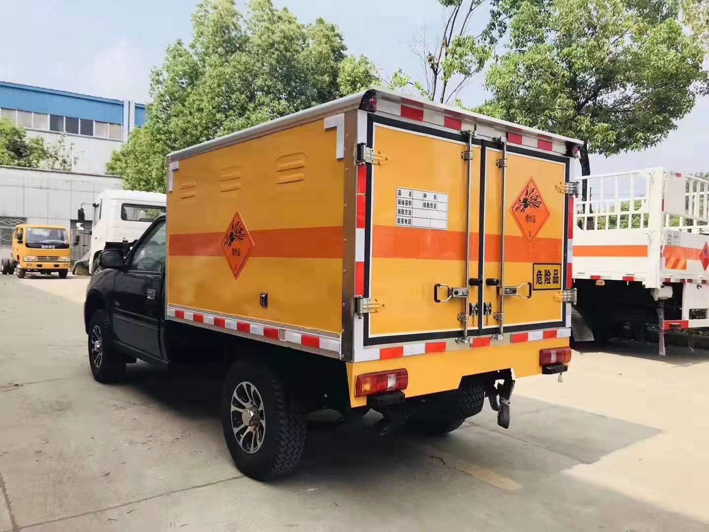 五十鈴四驅(qū)皮卡民爆器材車 五十鈴四驅(qū)皮卡民爆器材車